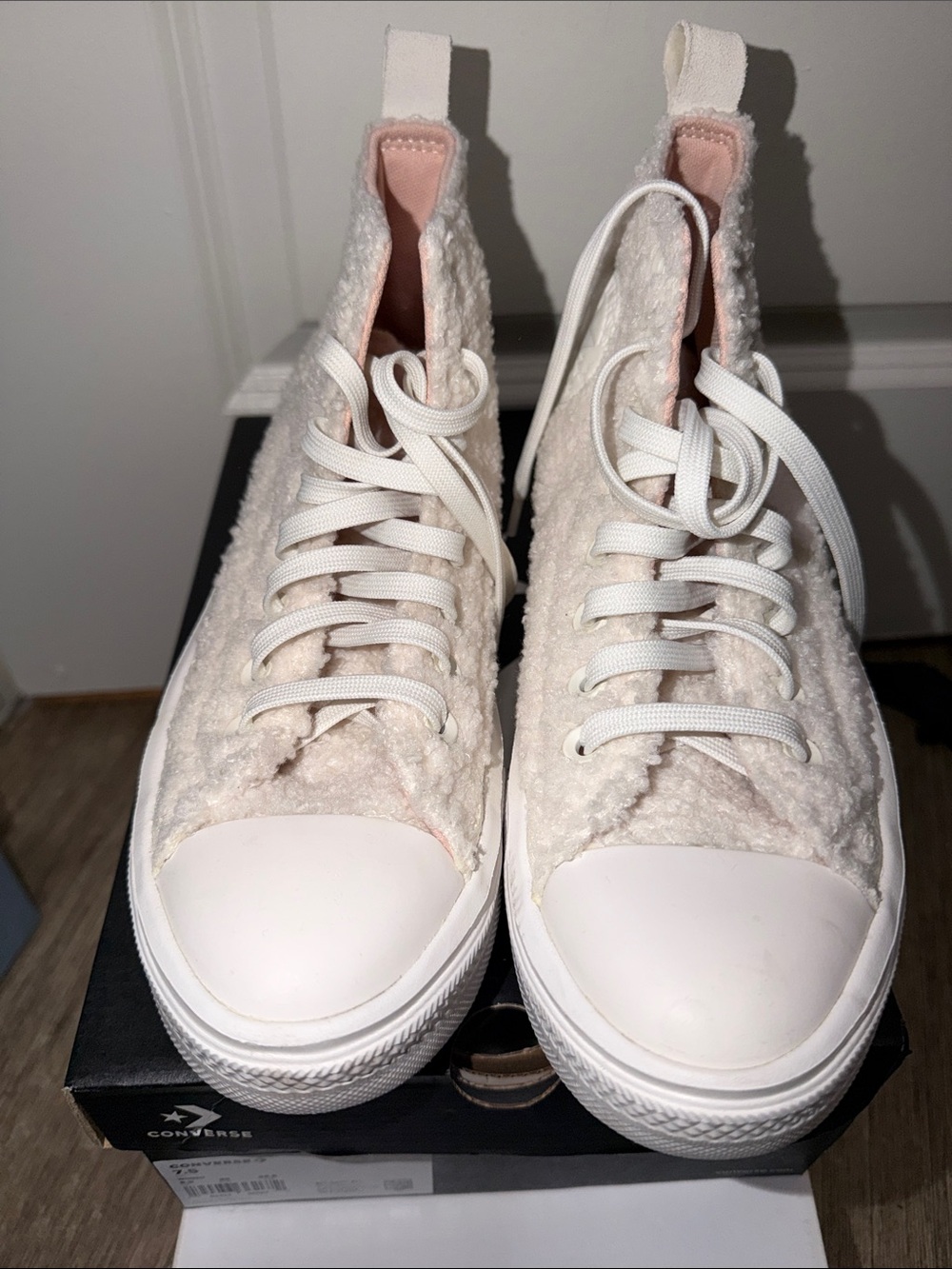 Converse Women’s Cream Sherpa High-Top Sneakers 7.5 will fit an 8